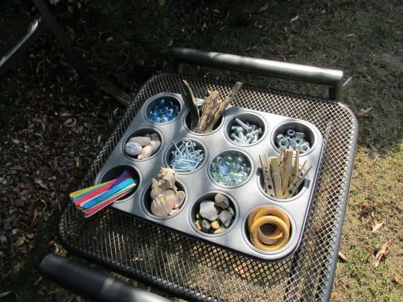 A tinker tray of loose parts